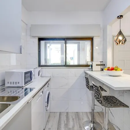 Apartment Renovated Oasis Ocean View 1bd Wi-fi 3 Min *