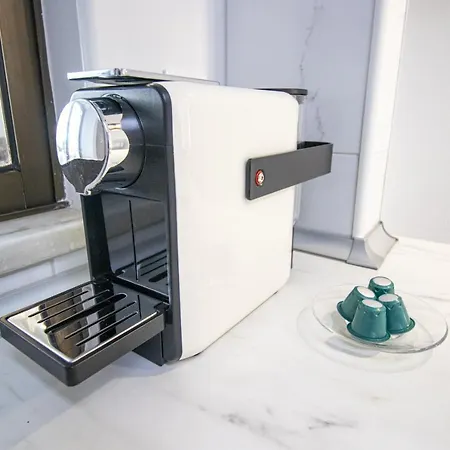 Renovated Oasis Ocean View 1bd Wi-fi 3 Min Apartment *