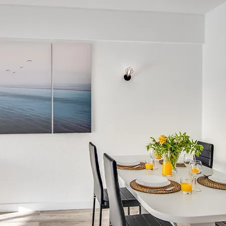 Apartment Renovated Oasis Ocean View 1bd Wi-fi 3 Min *