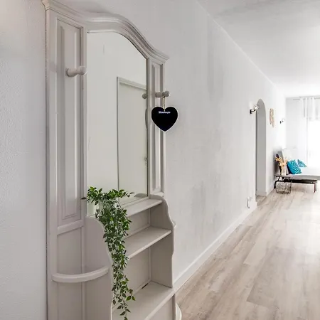 Renovated Oasis Ocean View 1bd Wi-fi 3 Min Apartment
